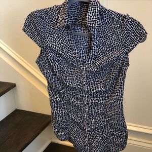 Express Blk/WHT faux button down top.